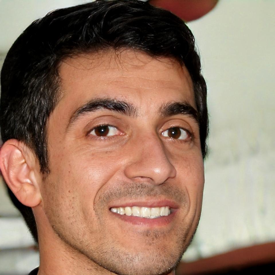 Ritratto di Luca Fontanelli, istruttore senior di meditazione